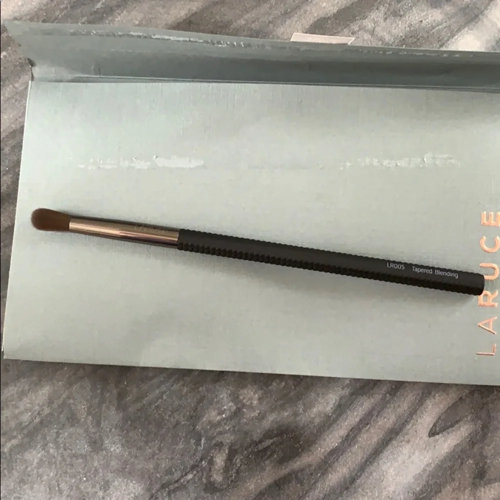 Laruce Essentials Brush Set in Black